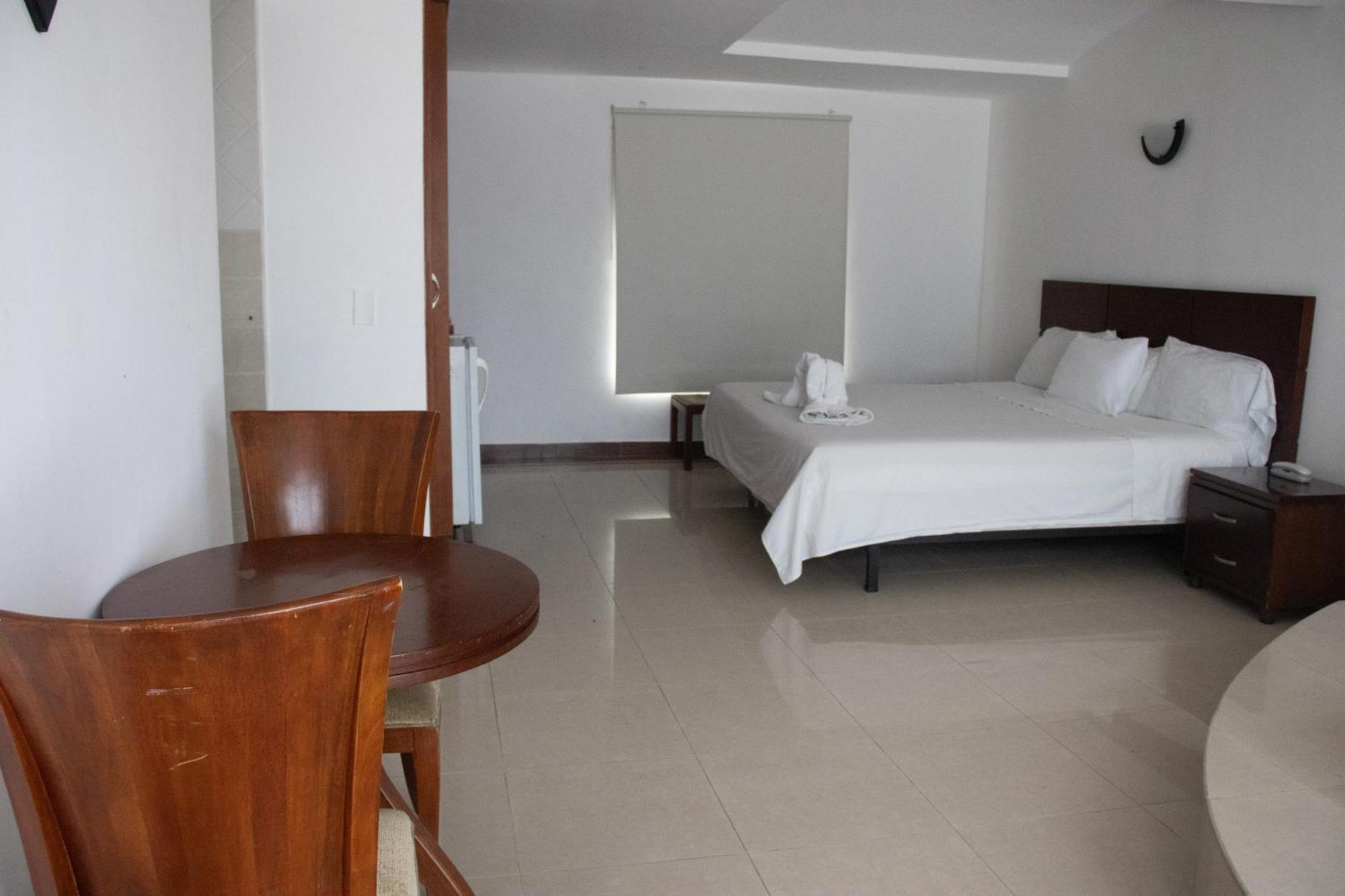 Hotel El Castillo Chinauta Exteriör bild